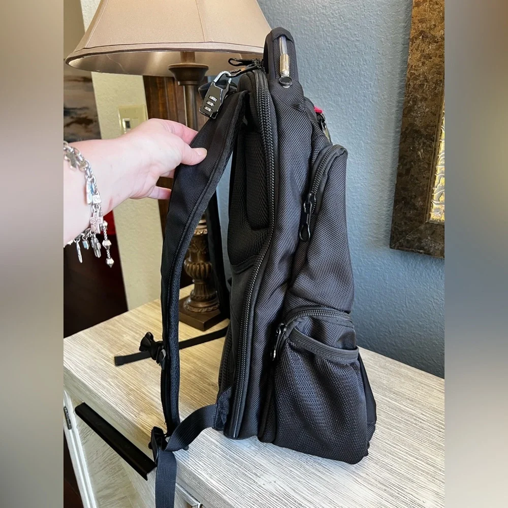 EXCELLENT CONDITION!! Kroser Black and Red Men's Backpack